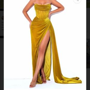 Miss Circle Corset Drape Dress